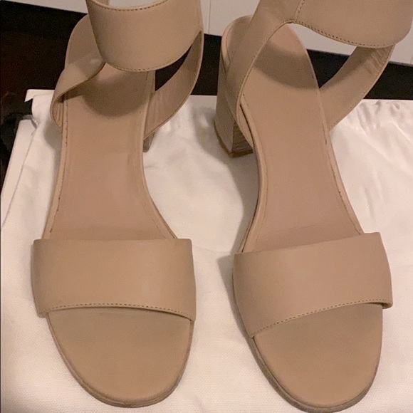 Vince
Josslyn Leather Block-Heel Sandal, Nude - Picture 3 of 5